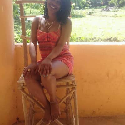 Winnie uhuru