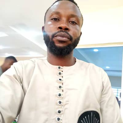 Olawale Oj