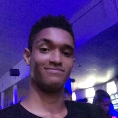 André
