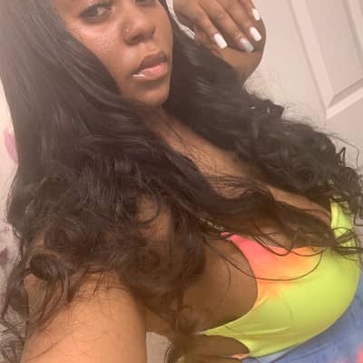 nikkinicole2425