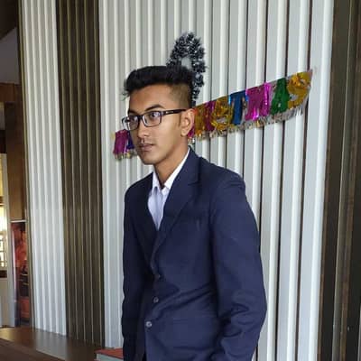 medy2046y