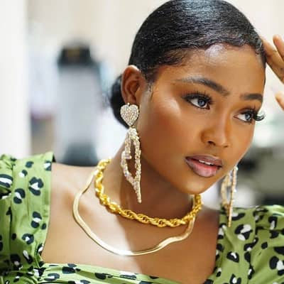 Efya becky