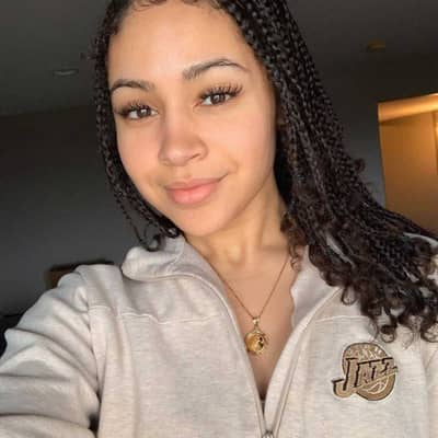 Mia