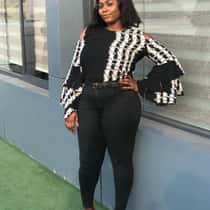 Mo
