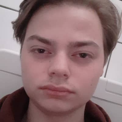 Dustin_4374
