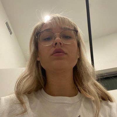 Emilyemy Rosee