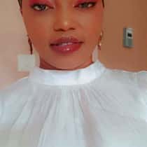 Vee Mwamba