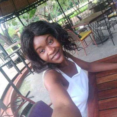 Ezra twambo mweendo