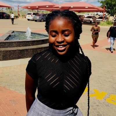 Lee🥰
