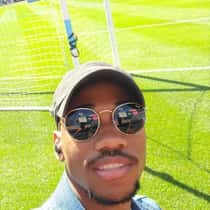 Mo