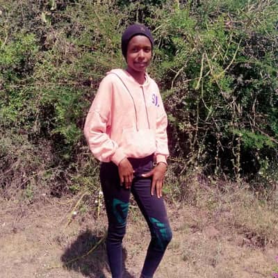 CAROLYNE