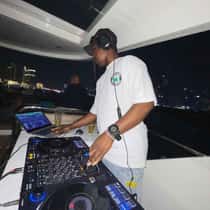 dj Chiqs