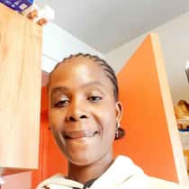 Lyne achieng