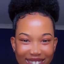 Mary pomaa