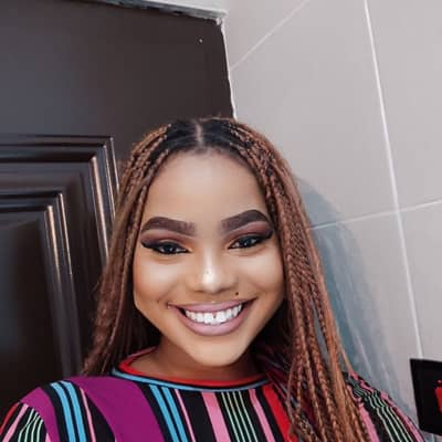 TRUELY_AFRICAN_WOMAN