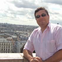 Homme cherche jeune femme
