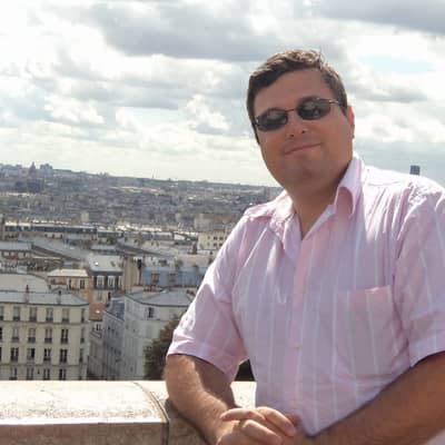 Homme cherche jeune femme