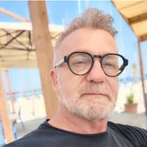 Bruce jador