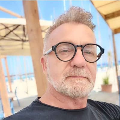 Bruce jador